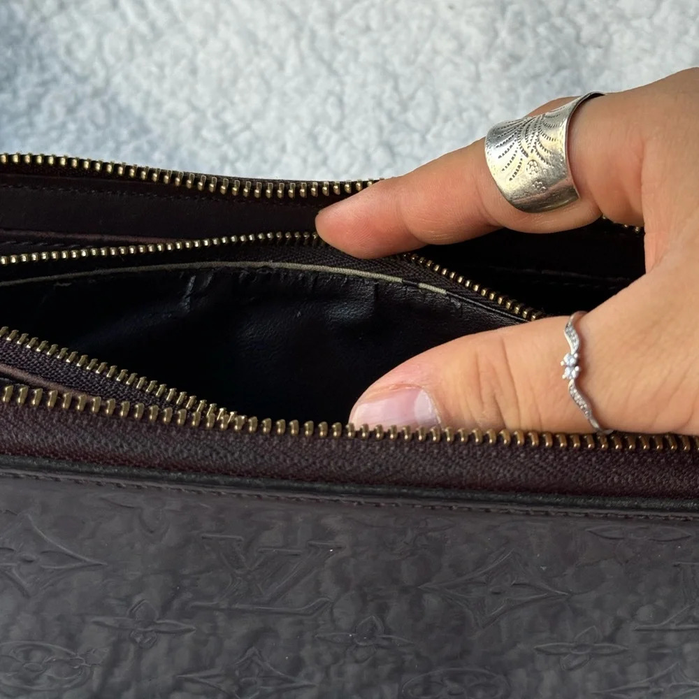 AUTHENTIC Burgundy Vernis Zippy Louis Vuitton Wallet - Picture 11 of 16